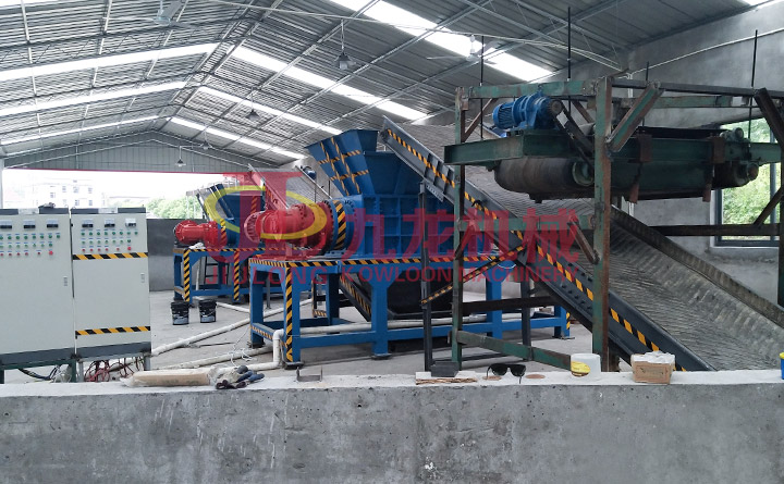 廢舊家具撕碎機(jī)