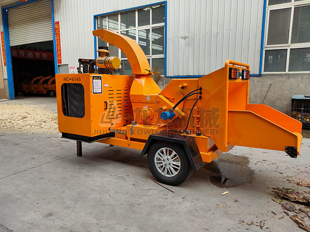 樹枝粉碎機(jī)將廢棄園林垃圾進(jìn)行妥善處理